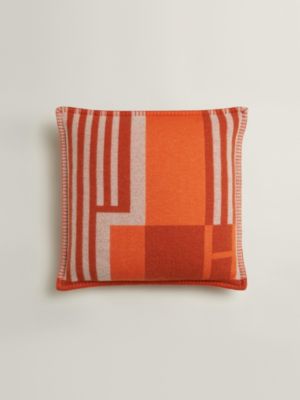 クッション 《カザックII》 - オレンジ | Hermès - エルメス-公式サイト